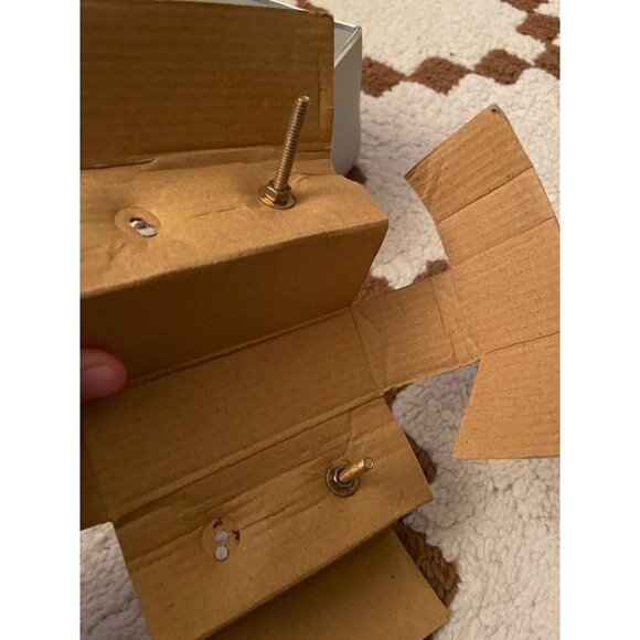 Sicura Kids 2 Decorative Drawer Pulls Gold & White - Picture 5 of 5